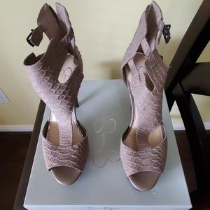 Jessia Simpson Taupe heels